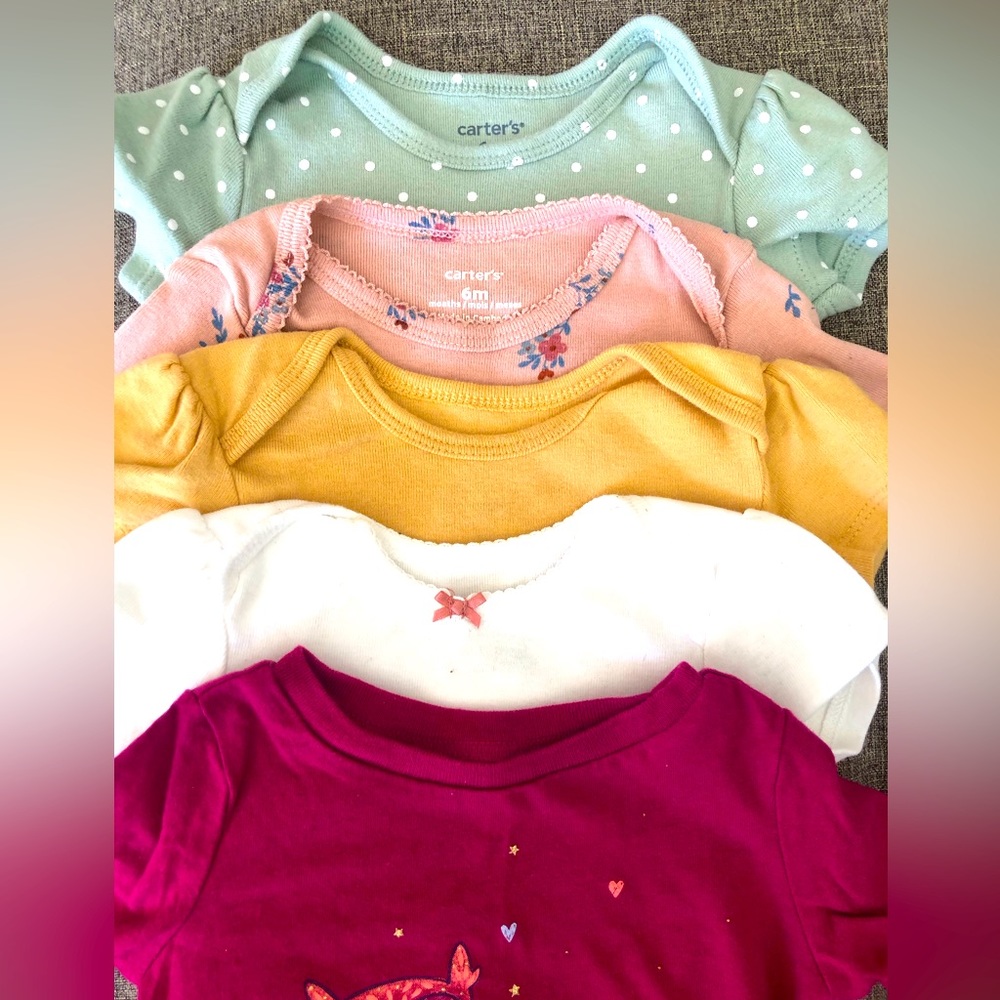 4 pack Carter’s Baby onsies 6 months. Gently used